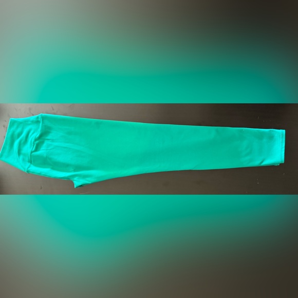 Alo Yoga high-waist leggings, size XS, teal green, great condition. - Picture 2 of 7